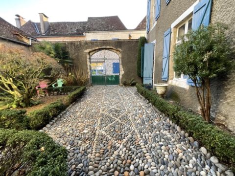 cour intérieur domaine de la carrère